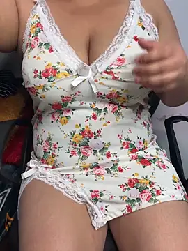 tanvihot2 online show from 04/14/26, 04:01