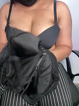 tanvihot2 online show from 04/23/26, 04:08