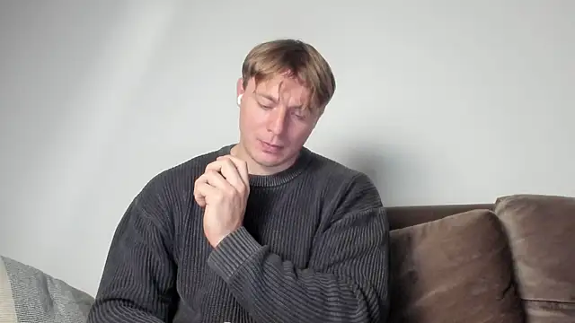 Snapshot of o_r_b_i_t chatting on 03/18/25, 03:12 o r b i t online show from 03/18/25, 03:12