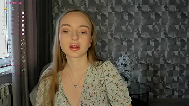 A delina online show from 03/01/25, 01:51
