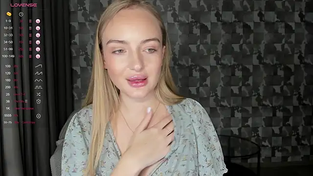 Snapshot of A_delina chatting on 11/03/25, 02:09 A delina online show from 11/03/25, 02:09