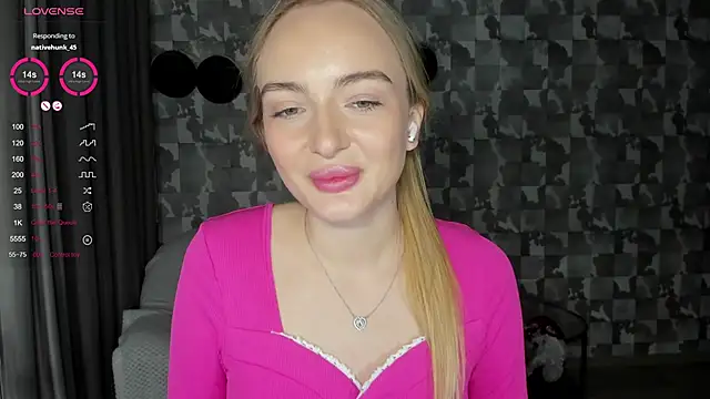 Snapshot of A_delina chatting on 11/02/25, 01:49 A delina online show from 11/02/25, 01:49