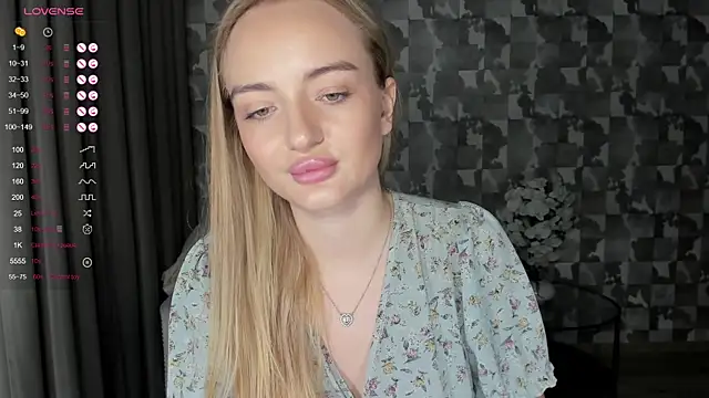 Snapshot of A_delina chatting on 11/24/25, 01:11 A delina online show from 11/24/25, 01:11