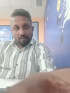 Snapshot of carria_homes chatting on 02/13/26, 01:33 carria homes online show from 02/13/26, 01:33