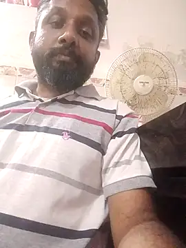 Snapshot of carria_homes chatting on 02/26/25, 01:00 carria homes online show from 02/26/25, 01:00