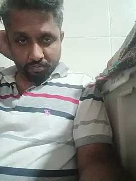 Snapshot of carria_homes chatting on 12/22/25, 11:54 carria homes online show from 12/22/25, 11:54