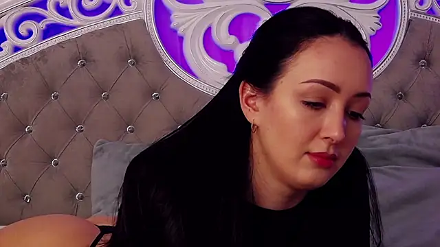 Snapshot of KimKhallifa chatting on 11/19/25, 05:40 KimKhallifa online show from 11/19/25, 05:40