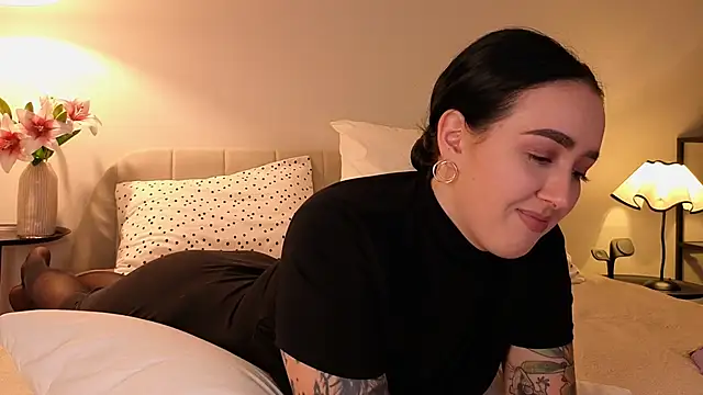 KimKhallifa online show from 04/05/26, 05:41