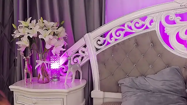 Snapshot of KimKhallifa chatting on 03/21/25, 02:51 KimKhallifa online show from 03/21/25, 02:51