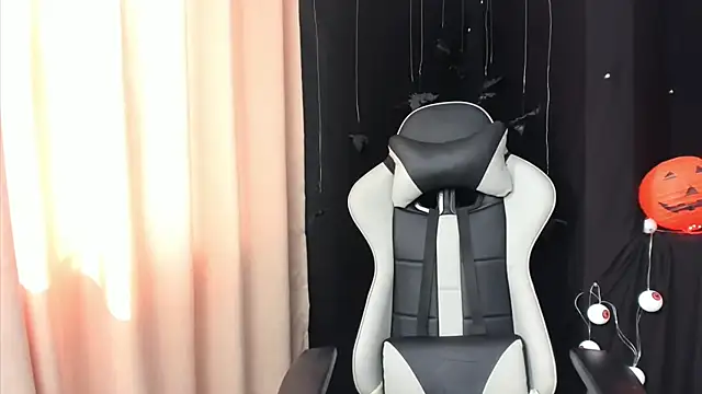 zimgil online show from 11/08/25, 07:17