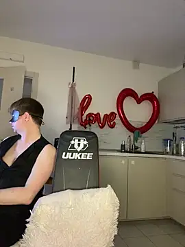 Snapshot of SOFYandMIKE chatting on 02/27/26, 08:30 SOFYandMIKE online show from 02/27/26, 08:30