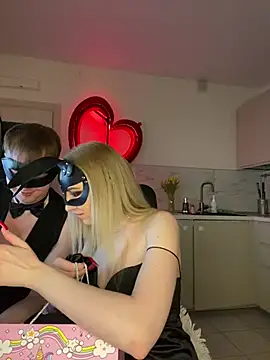 Snapshot of SOFYandMIKE chatting on 03/14/26, 07:42 SOFYandMIKE online show from 03/14/26, 07:42