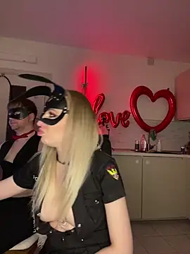 Snapshot of SOFYandMIKE chatting on 02/22/26, 06:09 SOFYandMIKE online show from 02/22/26, 06:09