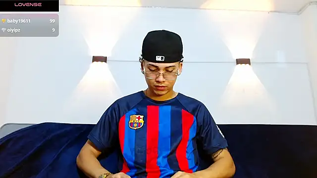 Snapshot of Br4ndxpimm chatting on 11/21/25, 02:16 Br4ndxpimm online show from 11/21/25, 02:16