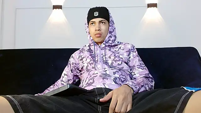 Snapshot of Br4ndxpimm chatting on 10/11/25, 03:13 Br4ndxpimm online show from 10/11/25, 03:13