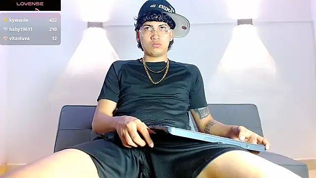 Snapshot of Br4ndxpimm chatting on 01/06/26, 04:11 Br4ndxpimm online show from 01/06/26, 04:11