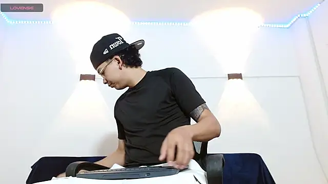 Snapshot of Br4ndxpimm chatting on 11/01/25, 07:52 Br4ndxpimm online show from 11/01/25, 07:52