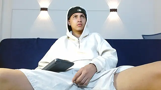 Snapshot of Br4ndxpimm chatting on 10/08/25, 04:19 Br4ndxpimm online show from 10/08/25, 04:19