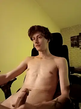 Snapshot of HalloMarcy chatting on 11/04/25, 04:44 HalloMarcy online show from 11/04/25, 04:44