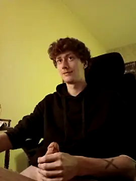 Snapshot of HalloMarcy chatting on 11/01/25, 01:12 HalloMarcy online show from 11/01/25, 01:12