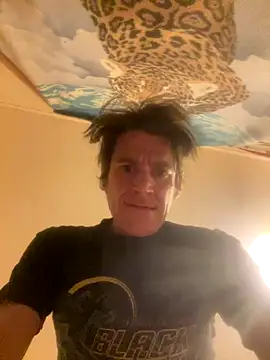 Snapshot of 87Mac87 chatting on 11/29/25, 06:24 87Mac87 online show from 11/29/25, 06:24