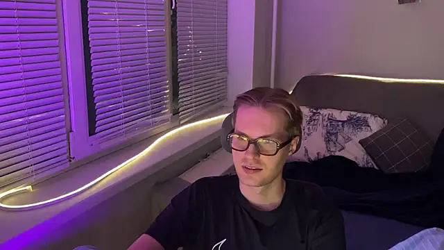 Leonnextdoor online show from 01/08/26, 11:49