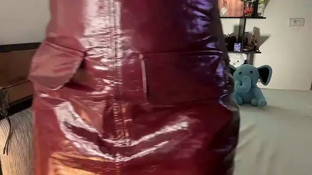 Snapshot of roseofvenom chatting on 09/27/25, 07:20 roseofvenom online show from 09/27/25, 07:20