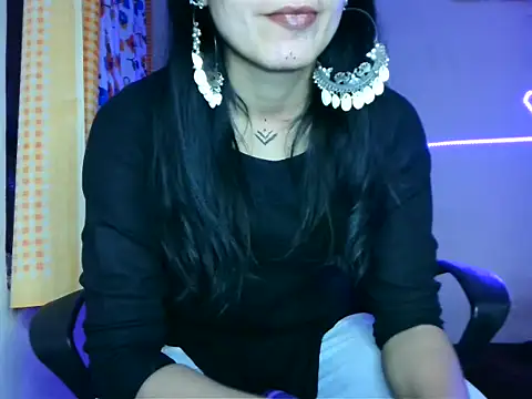 Snapshot of roseofvenom chatting on 02/22/25, 05:57 roseofvenom online show from 02/22/25, 05:57