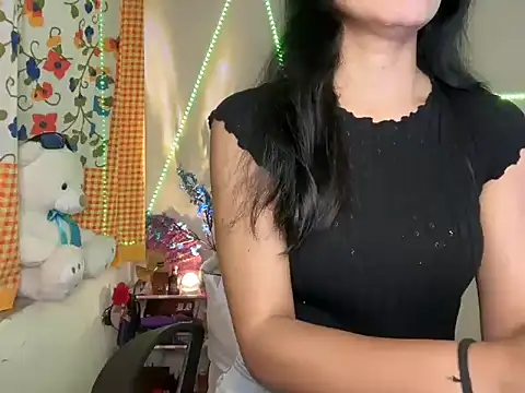 Snapshot of roseofvenom chatting on 03/12/25, 04:46 roseofvenom online show from 03/12/25, 04:46