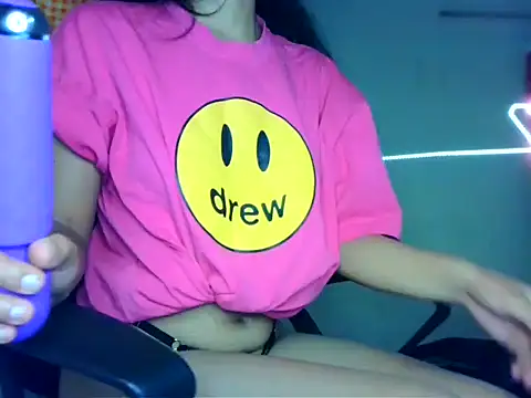 Snapshot of roseofvenom chatting on 02/21/25, 09:11 roseofvenom online show from 02/21/25, 09:11