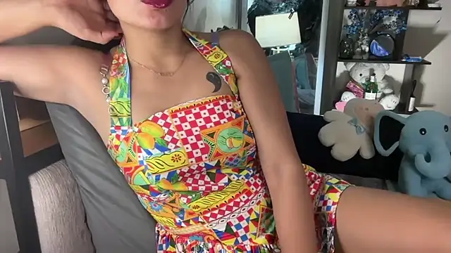 Snapshot of roseofvenom chatting on 10/26/25, 06:41 roseofvenom online show from 10/26/25, 06:41