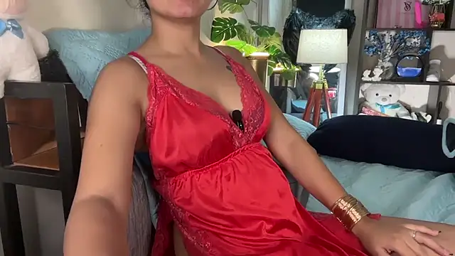 Snapshot of roseofvenom chatting on 10/10/25, 11:38 roseofvenom online show from 10/10/25, 11:38