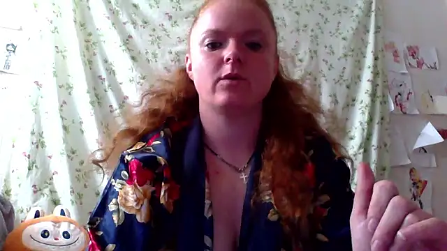 Snapshot of Rae_Jeannie chatting on 06/11/26, 07:05 Rae Jeannie online show from 06/11/26, 07:05