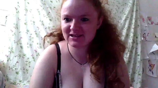 Snapshot of Rae_Jeannie chatting on 05/05/26, 06:38 Rae Jeannie online show from 05/05/26, 06:38