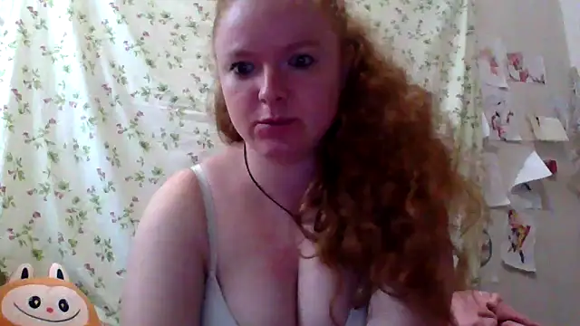 Snapshot of Rae_Jeannie chatting on 06/08/26, 06:47 Rae Jeannie online show from 06/08/26, 06:47