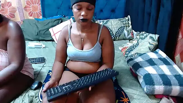 Snapshot of Thickbootykim chatting on 03/06/26, 04:13 Thickbootykim online show from 03/06/26, 04:13