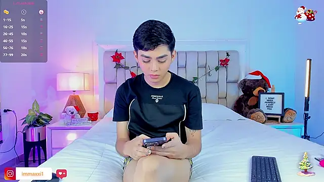 Maxi little online show from 12/22/25, 07:58