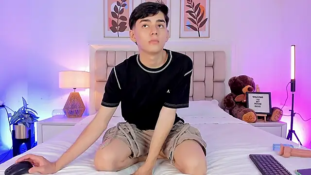 Maxi little online show from 09/26/25, 09:43