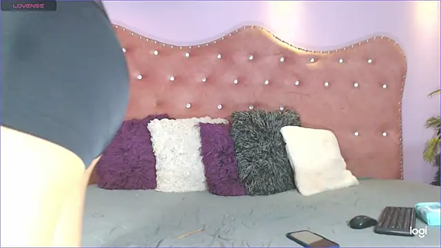 Snapshot of Annabelle-Villareal chatting on 03/21/25, 10:06 Annabelle-Villareal online show from 03/21/25, 10:06