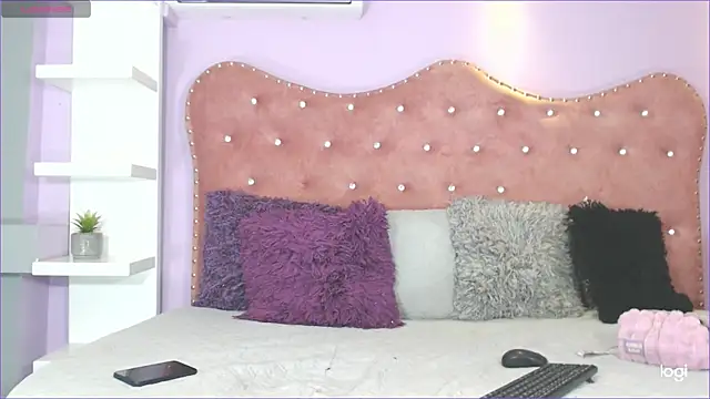 Snapshot of Annabelle-Villareal chatting on 02/17/25, 07:55 Annabelle-Villareal online show from 02/17/25, 07:55