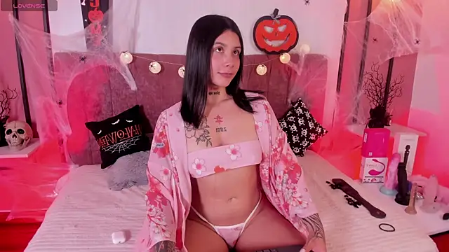 Snapshot of Nathalia_Stone chatting on 10/02/25, 05:27 Nathalia Stone online show from 10/02/25, 05:27