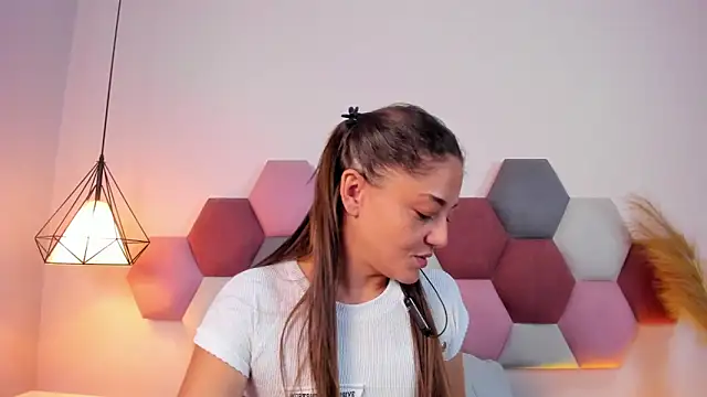 EloiseQuinn online show from 10/18/25, 01:46