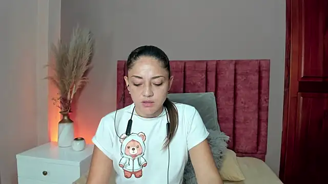 EloiseQuinn online show from 11/11/25, 01:17