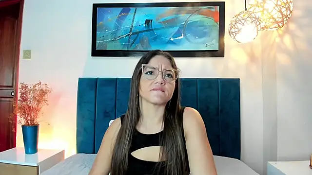 EloiseQuinn online show from 10/21/25, 01:21