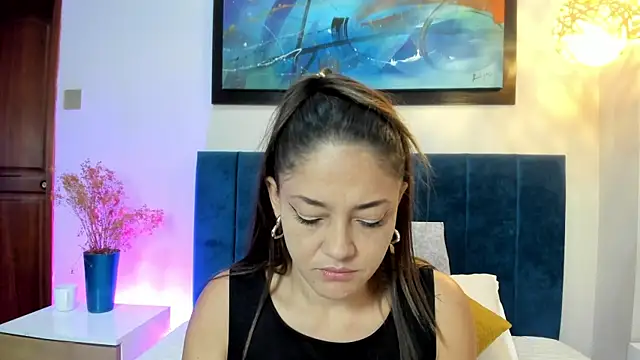 EloiseQuinn online show from 12/18/25, 02:32