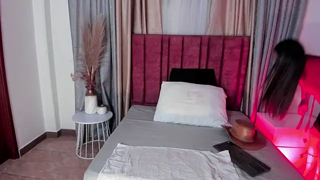 EloiseQuinn online show from 03/19/25, 12:45