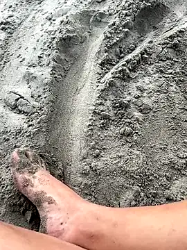 lunagonzales lima 2007 online show from 10/06/25, 10:10