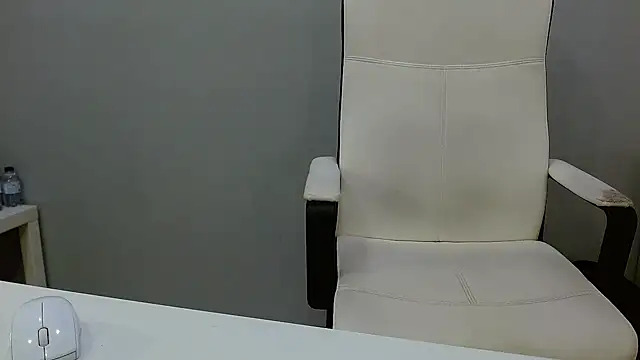 Snapshot of Betty2u chatting on 09/19/25, 06:39 Betty2u online show from 09/19/25, 06:39