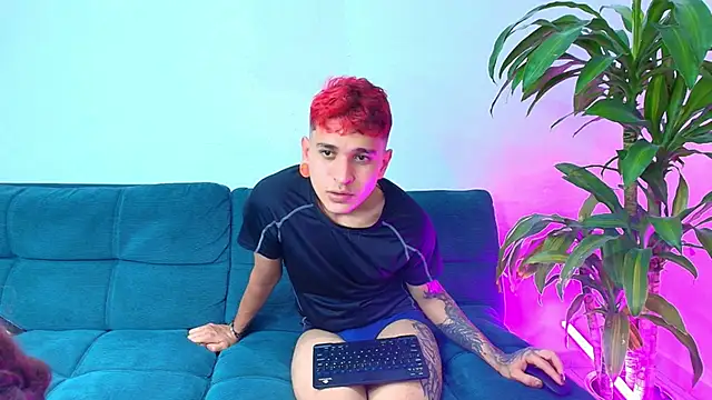 Snapshot of Sky_Intimate chatting on 02/18/25, 12:37 Sky Intimate online show from 02/18/25, 12:37