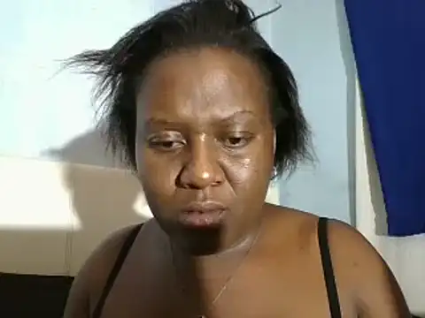 Snapshot of ThamiXX chatting on 02/14/25, 09:21 ThamiXX online show from 02/14/25, 09:21